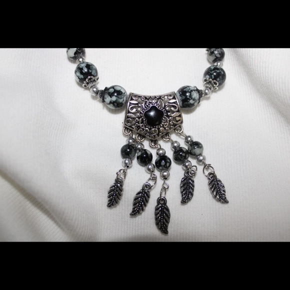 Necklace - Picture 2 of 9